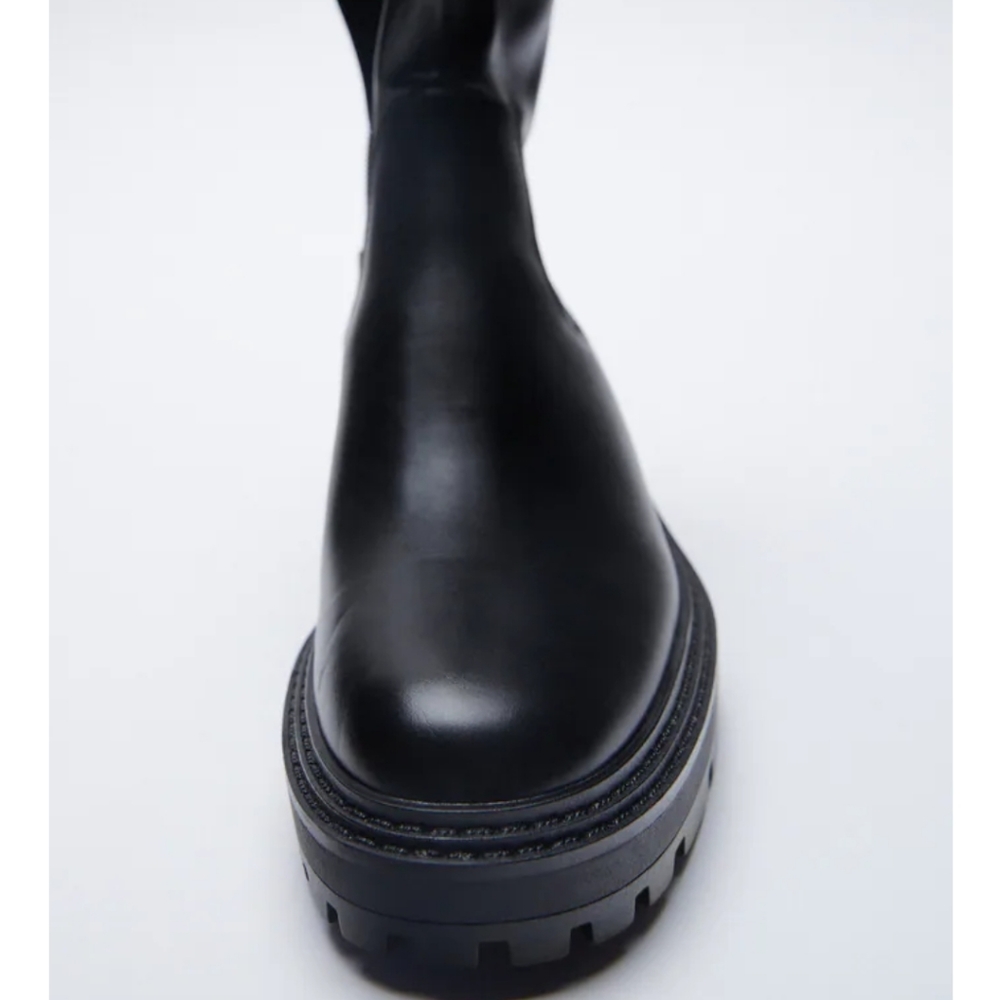 Zara low heeled lug sole black ankle boots Booties - Picture 7 of 15